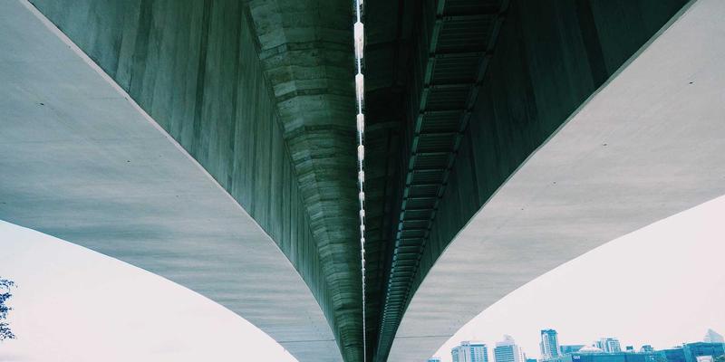 从东方美学到国际T台：中国服装设计如何以平面思维征服高端市场