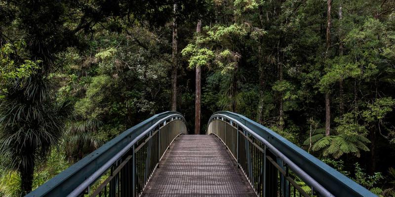 当复古设计美学遇见现代服务设计：以设计思维重塑中国公共服务体验
